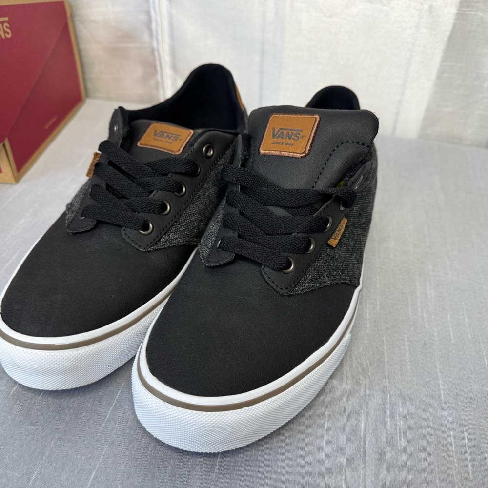Vans Black and Gray Low-Top Sneakers with White Sole - Picture 3 of 11
